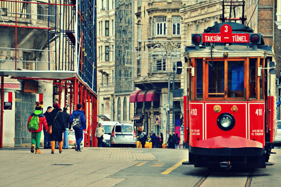 Seyir Defteri – Rana Demiriz ile Tatlıdan Tarihe Beyoğlu’nda Bayram