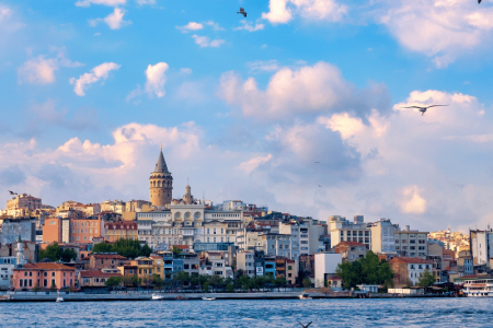 Seyir Defteri – Ayşegül Elif Sofuoğlu ile Hikayeler Labirenti: Karaköy