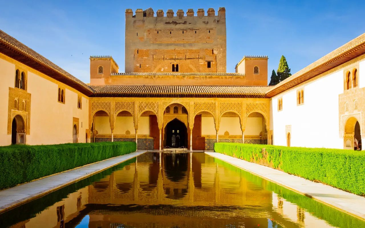 Endülüs Gezisi: Tecrübeli Rehberler Eşliğinde