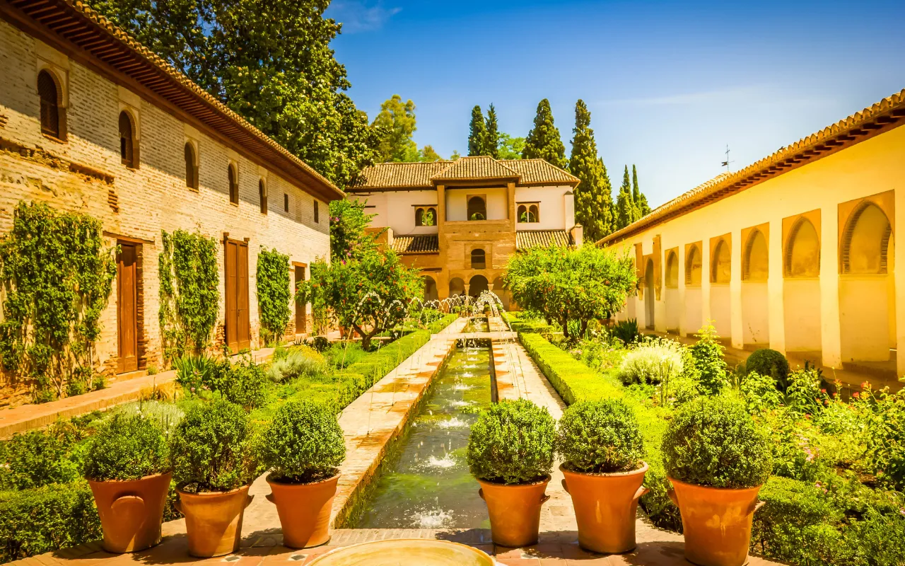 Endülüs Gezisi: Tecrübeli Rehberler Eşliğinde