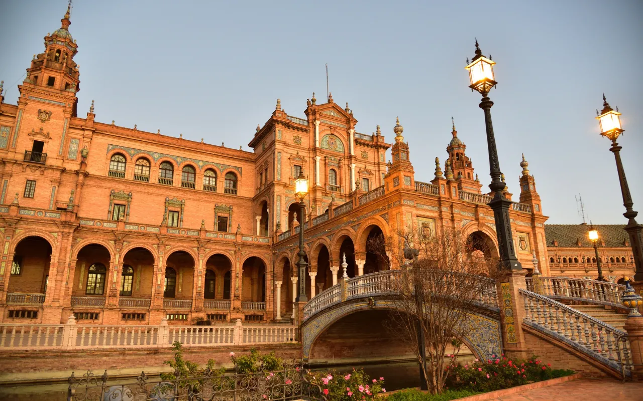 Endülüs Gezisi: Tecrübeli Rehberler Eşliğinde